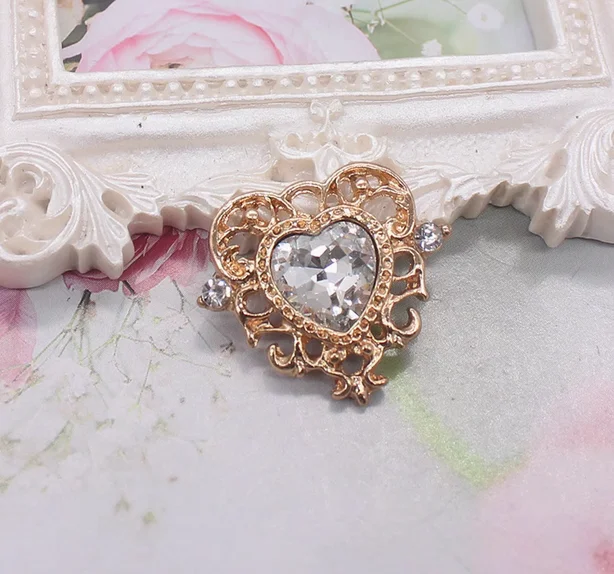 

Hollow diamond love pendant small pendant diy handmade Bucato badge decoration hanging pain bag materials