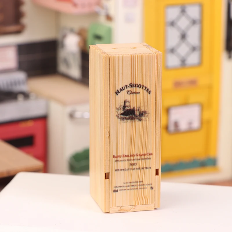 1 セットドールハウスミニチュアシミュレーション赤ワインボックスモデル食品アクセサリードールハウスの装飾子供のふり遊びおもちゃ