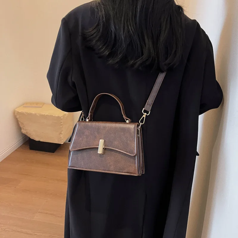 Tas Mini Kotak Vintage 2025 untuk Wanita, Tas Selempang dan Pegangan Atas yang Elegan, Tas Tangan Serbaguna yang Chic, Praktis dan Anggun ​