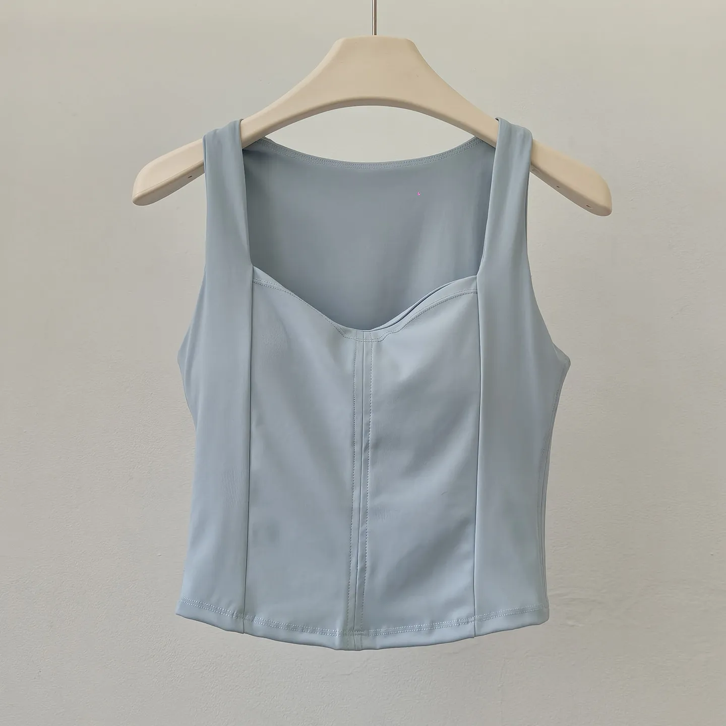 Yoga-Top mit Brustpolster für Frauen, stoßfester Push-up-Sport-BH, atmungsaktiv für Training, Laufen, Fitness, Pilates. – Detail 2