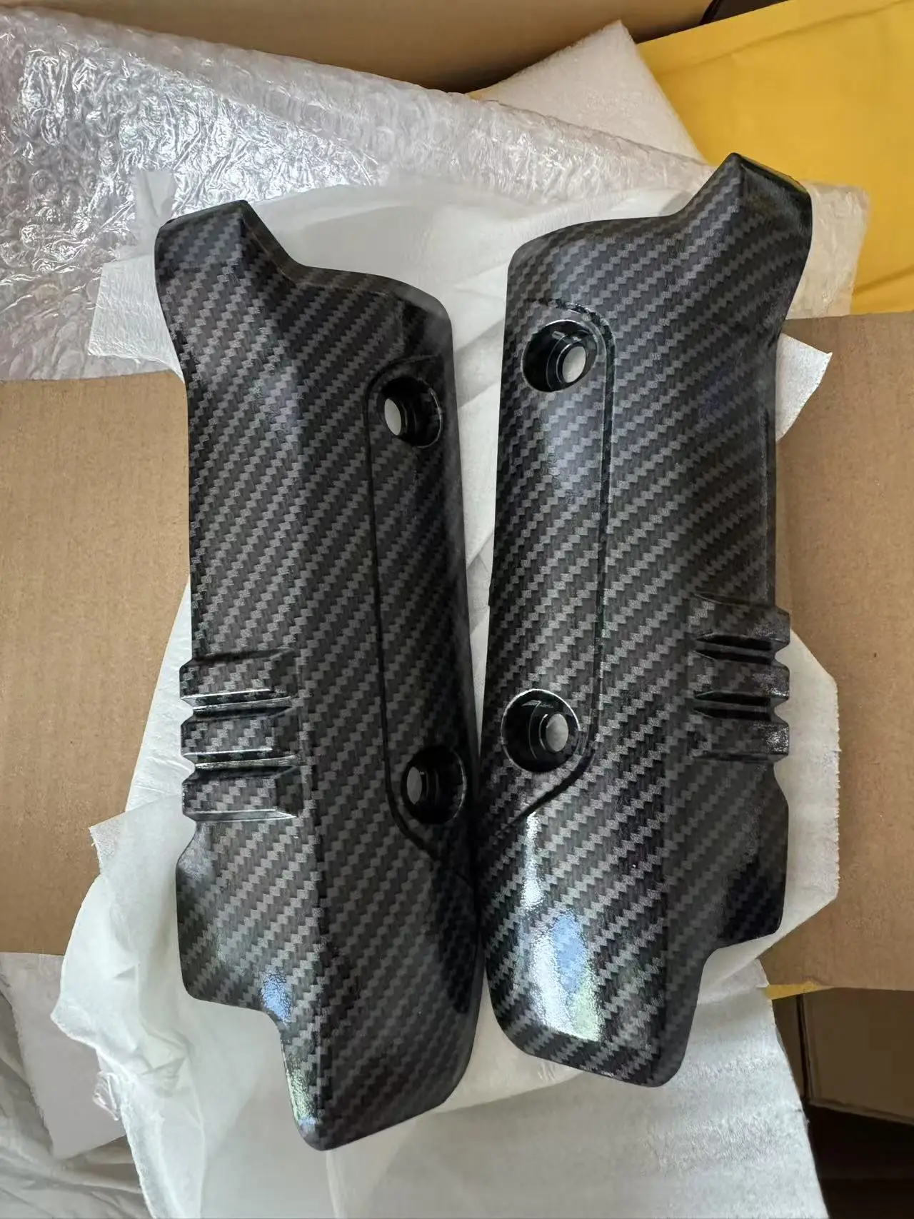 غطاء حماية أمامي ممتص للصدمات من ألياف الكربون لملحقات خزان Chuma 200cc #2