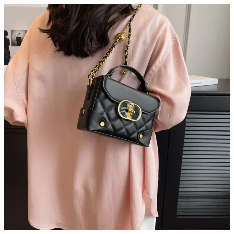 New Autumn Simple and Fashionable Portable  Chain Small Square Bag Casual Messenger Bag Shoulder Bag Women Purse