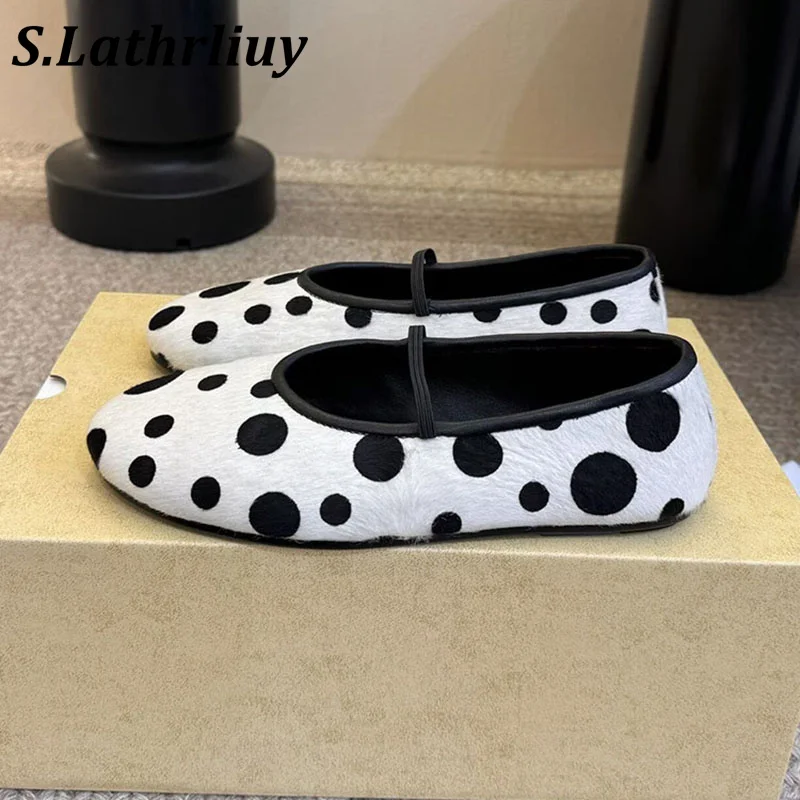 Flache Schuhe für den Sommer, einfarbig, mit elastischem Band, gepunktete Slipper, leichte und bequeme Urlaubs-Outdoor-Wanderschuhe für Damen