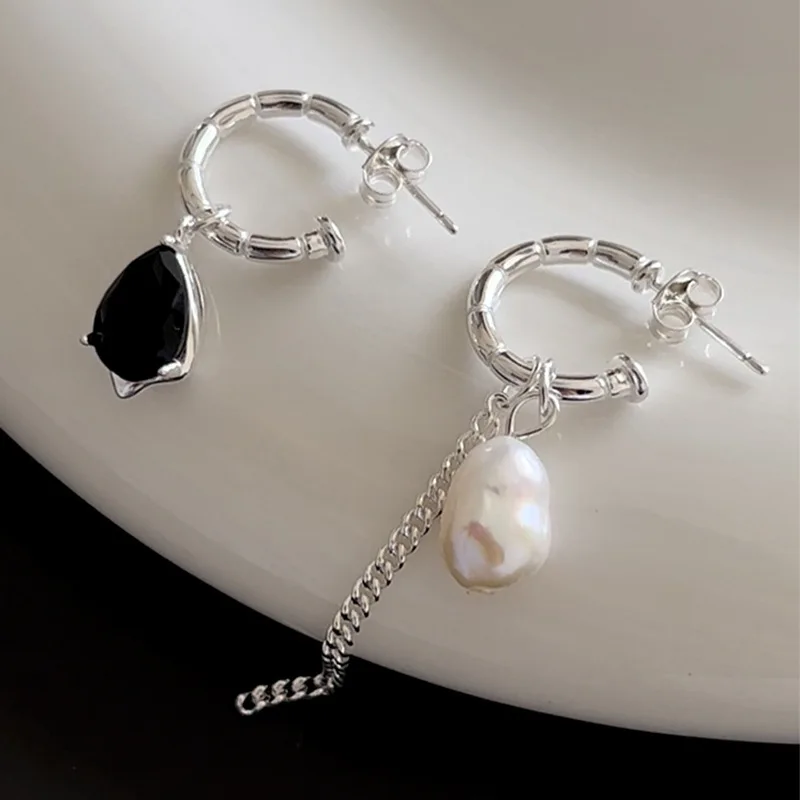 Fashion Baroque Pearl Long Tassel Drop Earrings for Women Punk Asymmetry C Shape Earrings Party Jewelry Accessories Gifts