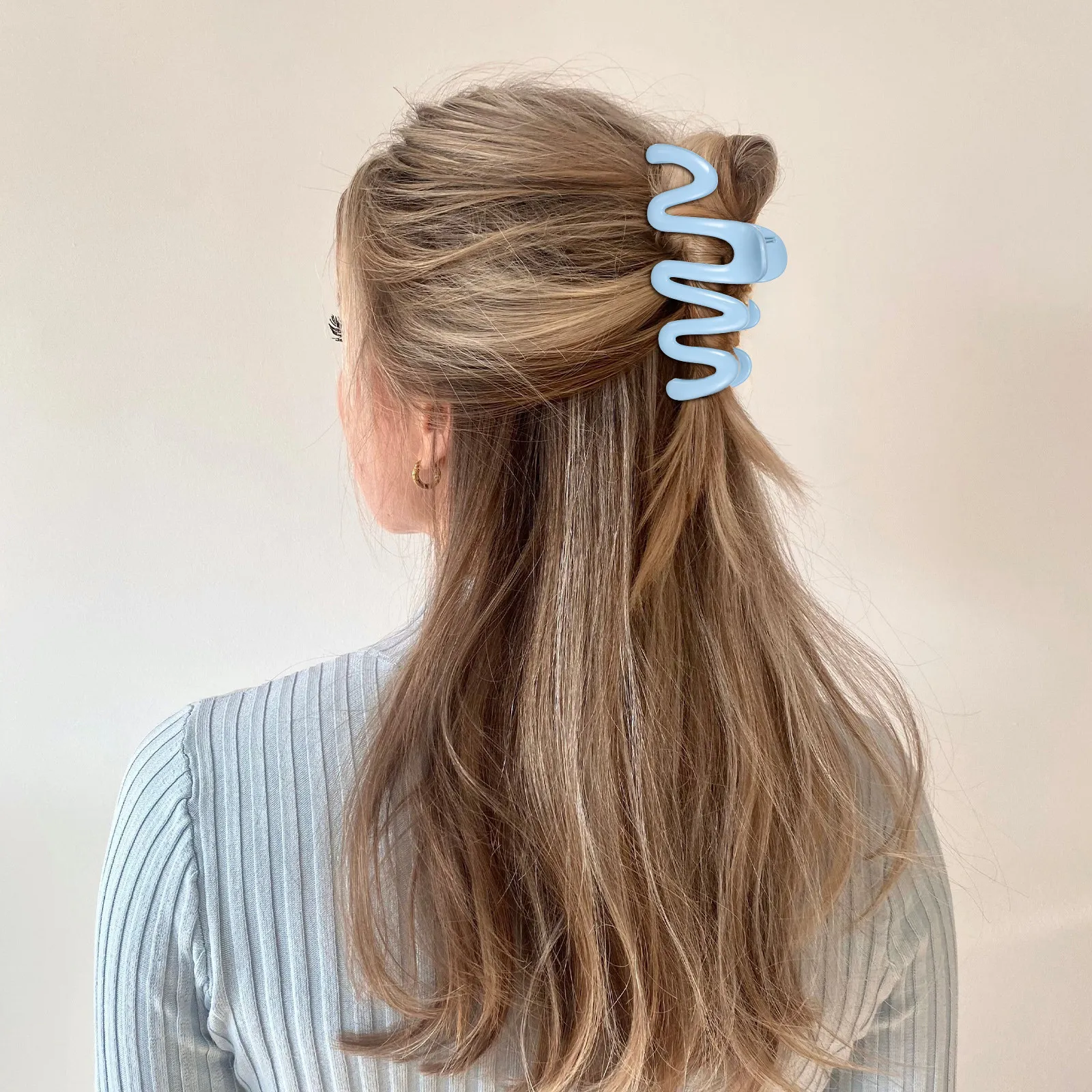 

8Pcs Beautiful Wave Design Claw Clips for Women Hair Claw Clips Versatile Styling Tool for Ponytail Bun Updo Hair Accessories