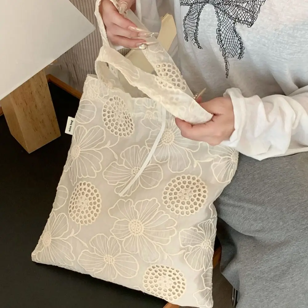 

Hollow Out Embroidery Lace Shoulder Bag Large Capacity Embroidered Flower Tote Bag Lightweight Bohemian Women's Weave Handbag