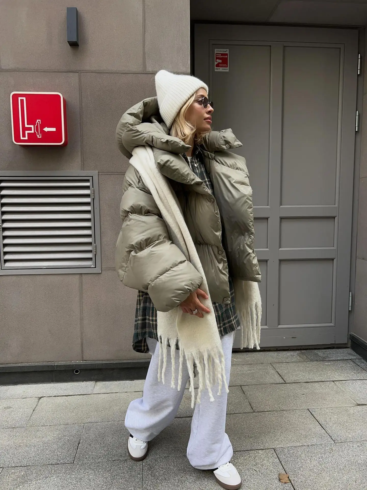 Giacca in cotone con cappuccio ispessimento autunno e inverno 2024 per cappotto in cotone spesso da donna Giacca da strada personalizzata Abbigliamento invernale