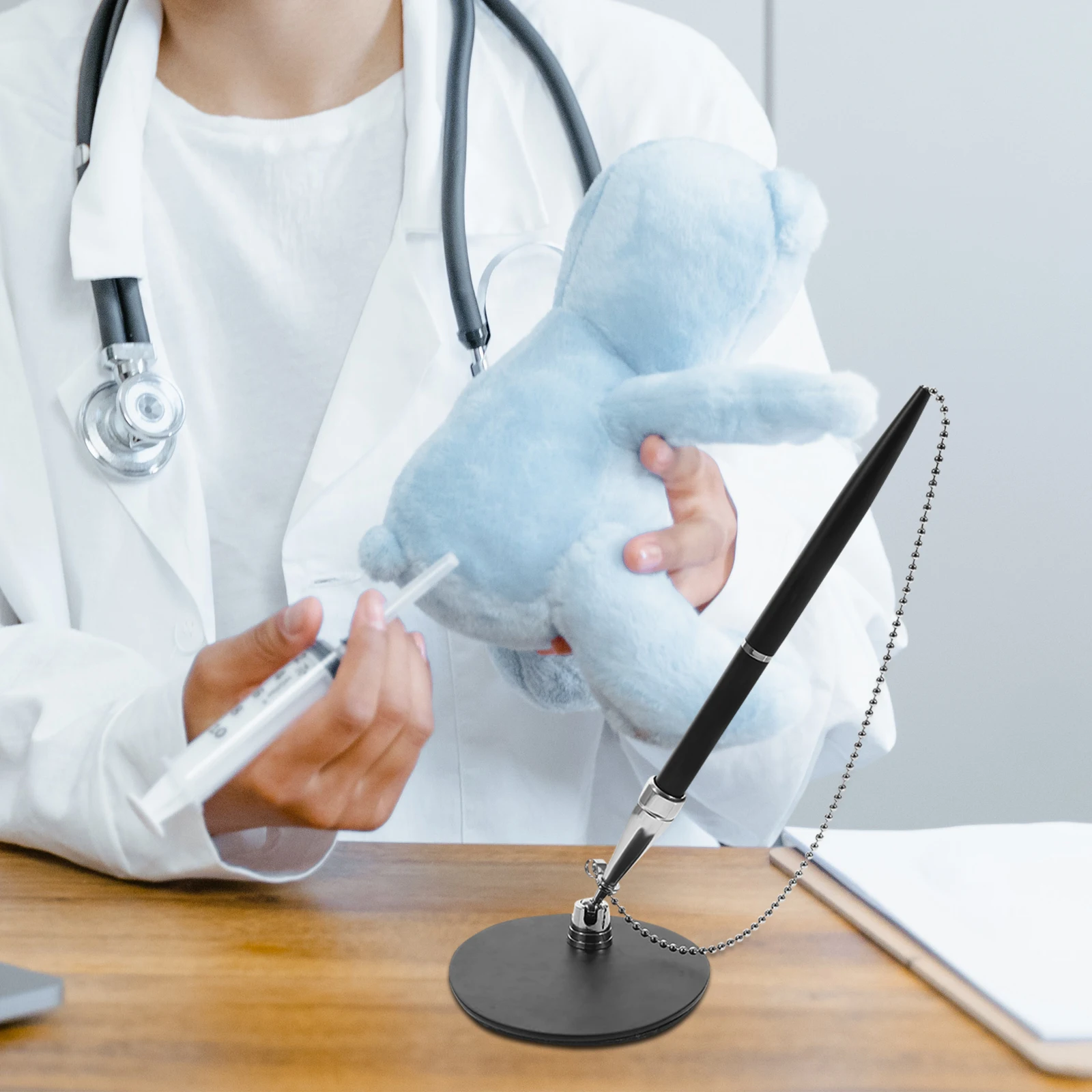 توقيع عداد الأعمال مع قاعدة اللوازم المكتبية مكتب ضيف مكتب الأقلام السوداء