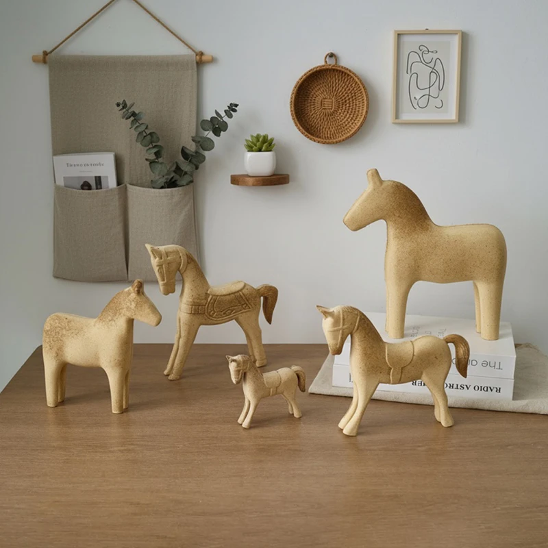 Beautiful Horse, Rabbit, Cat, Giraffe Wooden Sculptures - DIY Painted Handmade Dolls for Room Decoration