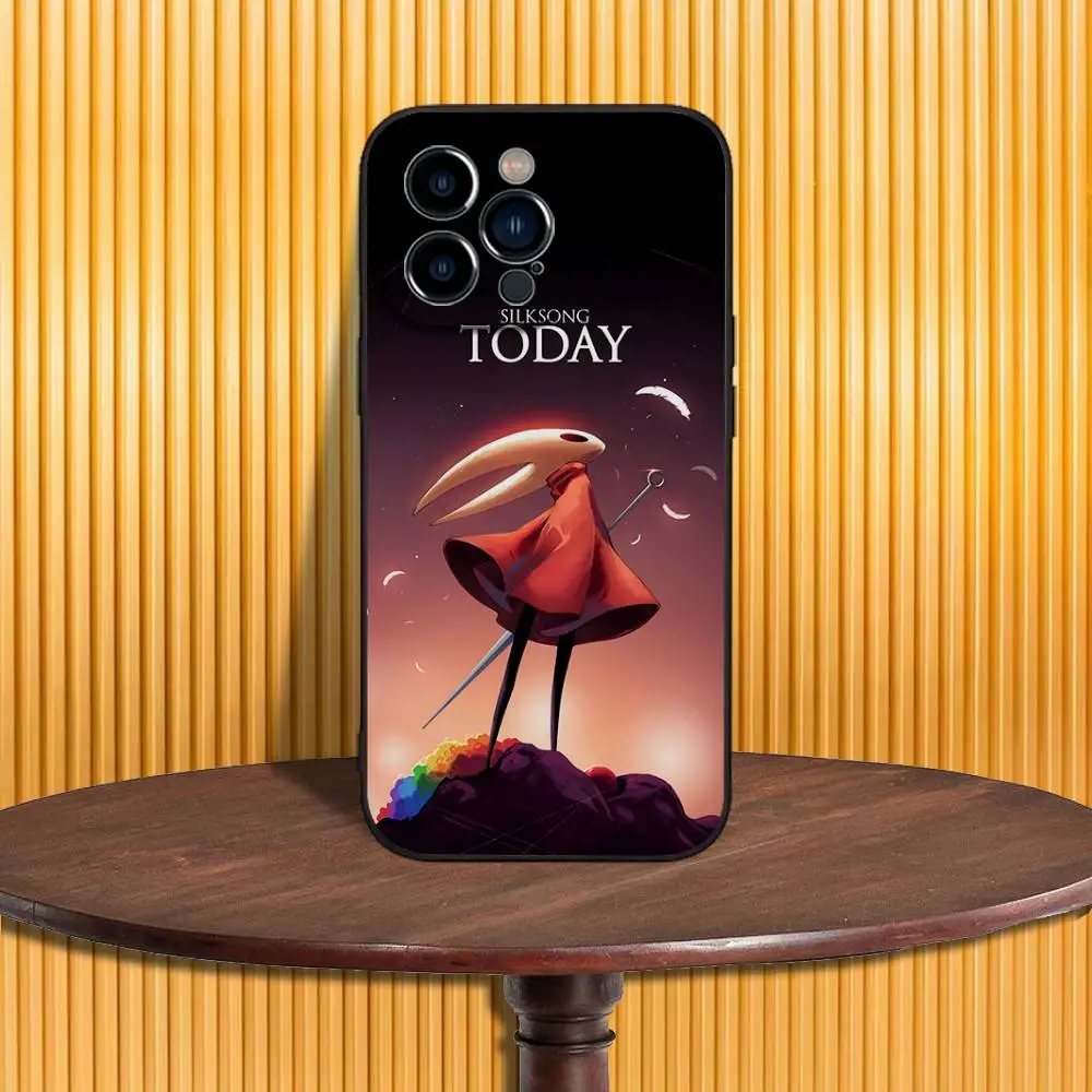 Hollow Knight iPhone Shockproof Silicone Case - usage example