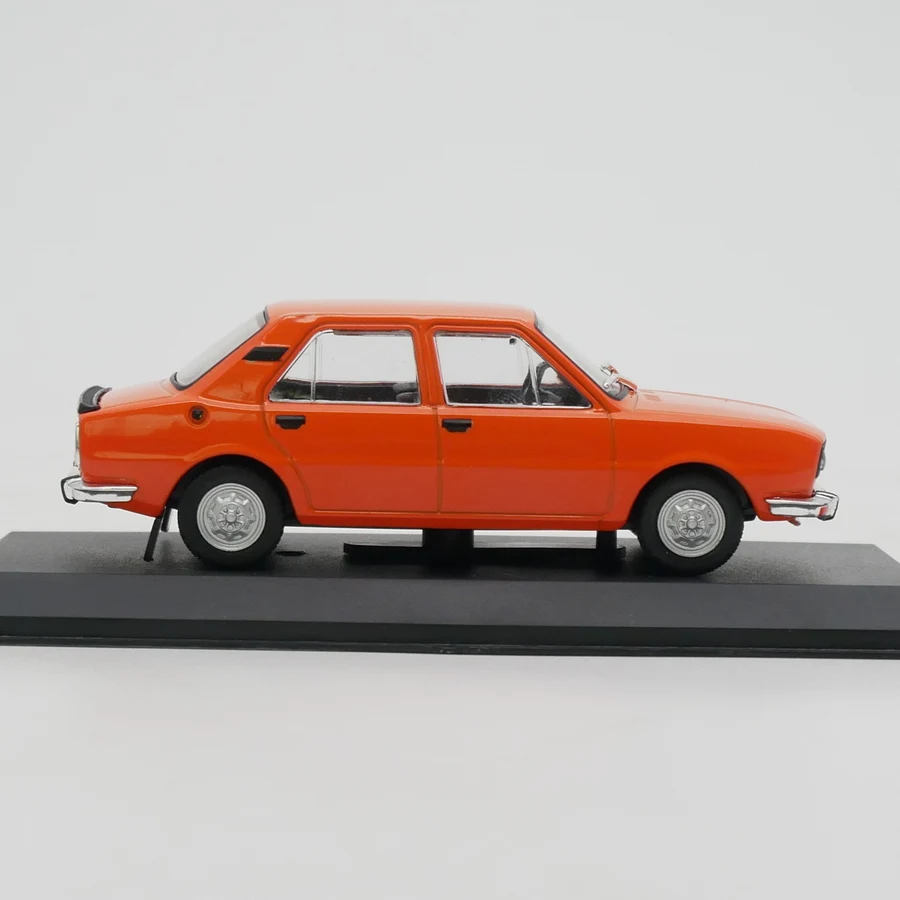 Ixo 1:43 Skoda 105 Diecas Metal Toy Model