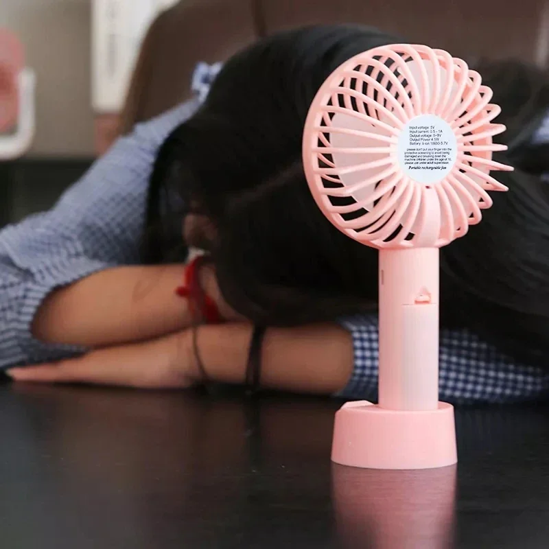 Фабрика горячая оптовая перезаряжаемый мини-вентилятор портативный удобный USB-вентилятор складной зажим ручной вентилятор