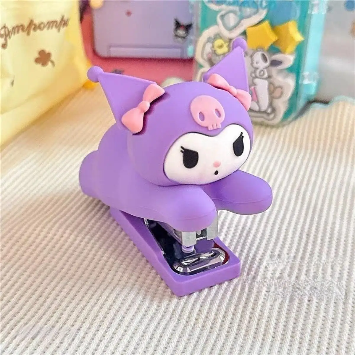 Sanrio Kawaii Cinnamoroll Cucitrice per styling in silicone Studente Nuovo stile Cartoon Piccolo raccoglitore portatile per libri di cancelleria per ufficio domestico