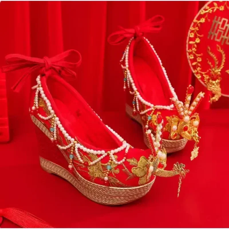 Chinese Women's Red Slope Heel Xiuhe Wedding Shoes Hanfu Embroidered Shoes