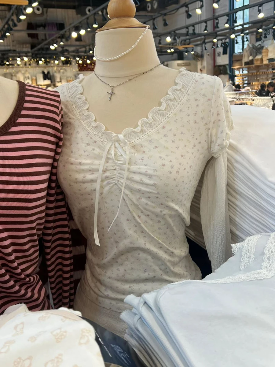 

Floral Sweet Slim T-shirts Woman Summer Lace Trim Bow Flods V-neck Short Sleeve Tee Shirts Cotton Cute Slim Crop Tops Y2k Tshirt