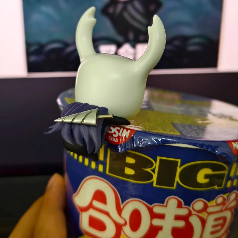 

Новый полый рыцарь, маленький рыцарь, шелковая песня, украшение для рабочего стола, вечерние, маленький рыцарь, игра, периферийная модель, подарок на Хэллоуин, игрушка