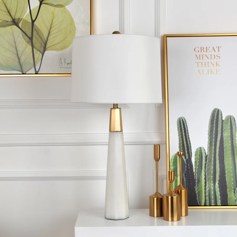 مصباح مكتبي أمريكي، طبيعي، رخامي، دافئ، بجانب السرير، بسيط، غرفة معيشة، ديكور