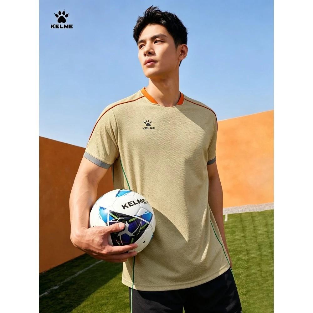 KELME 2026 Novo Uniforme de Treino Masculino para Futebol e Basquete — Camiseta KELME de Manga Curta com Caimento Profissional Projetada para Atletas