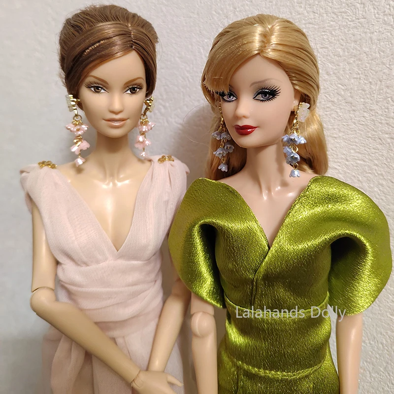 1/6 Articoli in miniatura per bambole Mini gioielli di simulazione Bellissimi orecchini a forma di fiore per accessori decorativi per bambole Barbie BJD 1/6