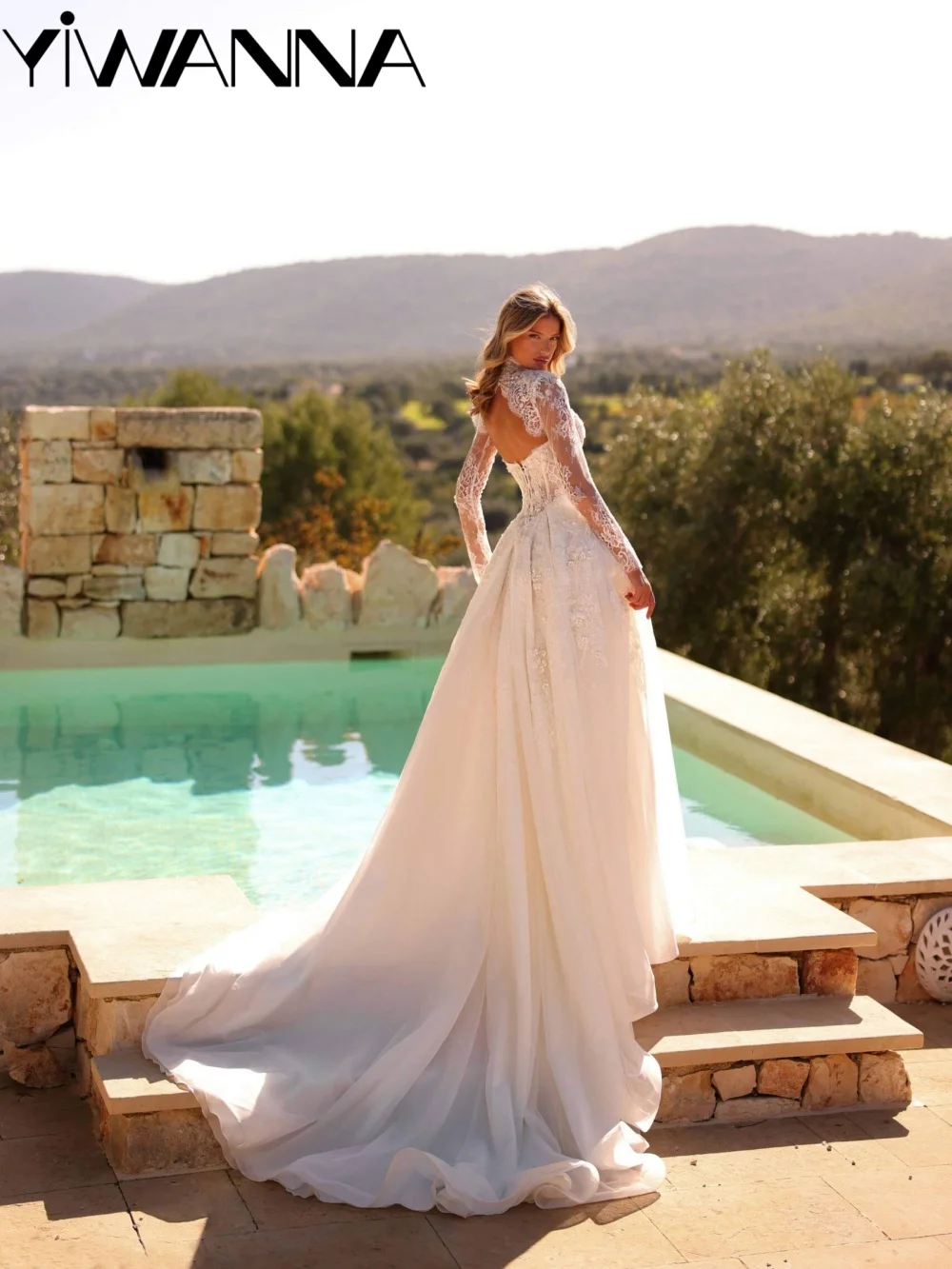 فستان زفاف مطرز بالدانتيل الأبيض ذيل قابل للانفصال على شكل حرف a فستان زفاف طويل مخصص بفتحة عالية ورقبة على شكل قلب للعروس