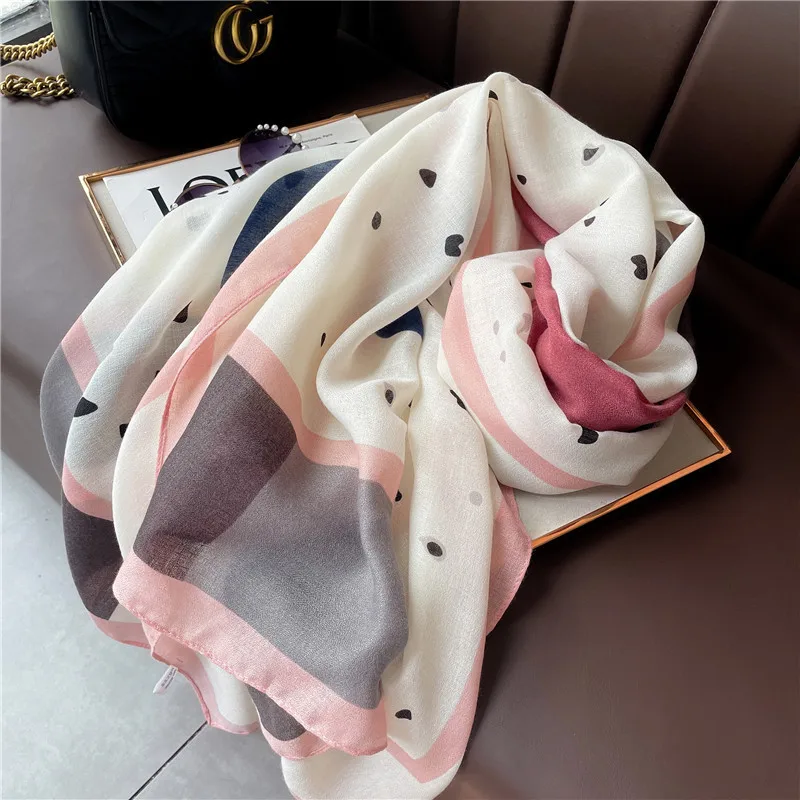 2024 Plaid Cotton Pashmina Shawl Lady Wrap Warm Winter Scarves loving heart Design Print Female Foulard Beach Stoles Luxury