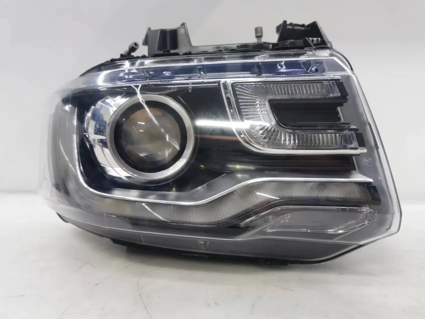 

Car Xenon Front Headlight Headlamp DRL Daytime Running Light for Lincoln Navigator Turn signal