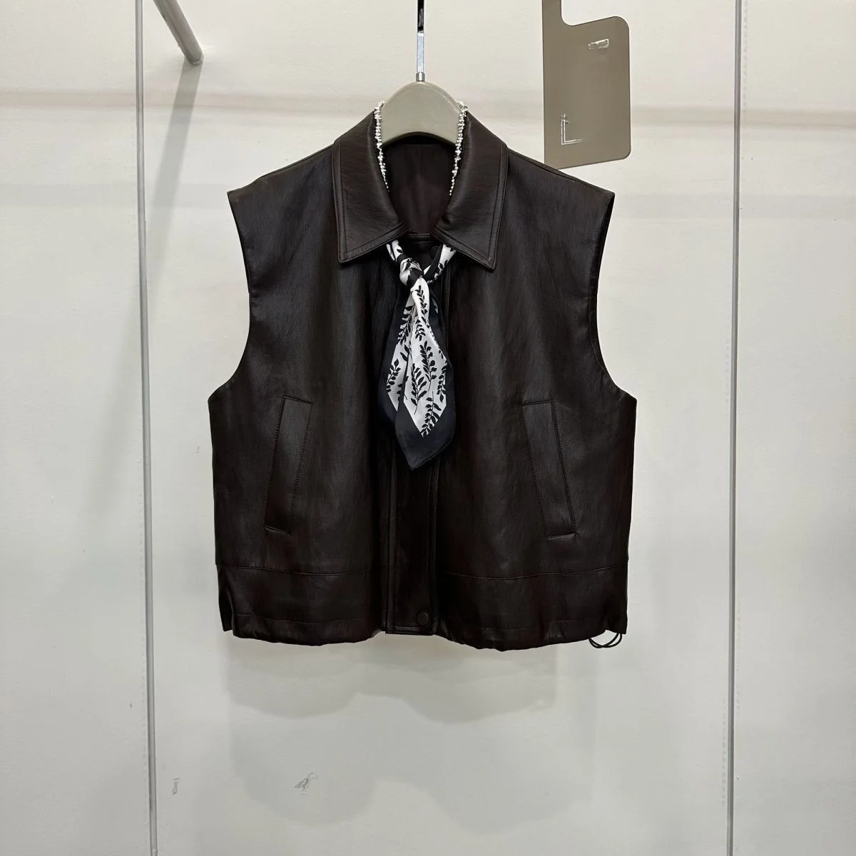 Fashionable Short Leather Vest Women's Spring Autumn 2026 New European Korean Minimalist Loose Versatile Popular PU Vest