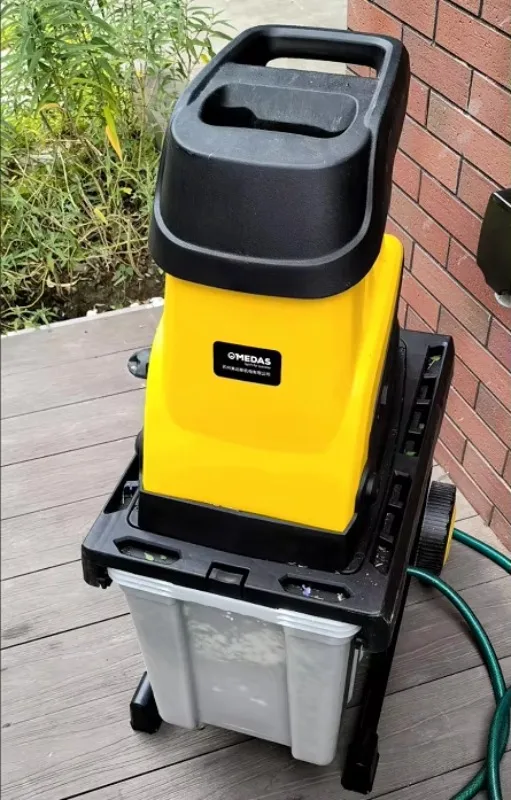 Chopper elettrico a scatola piccola per pompagalli e giardini - Chopper Branch