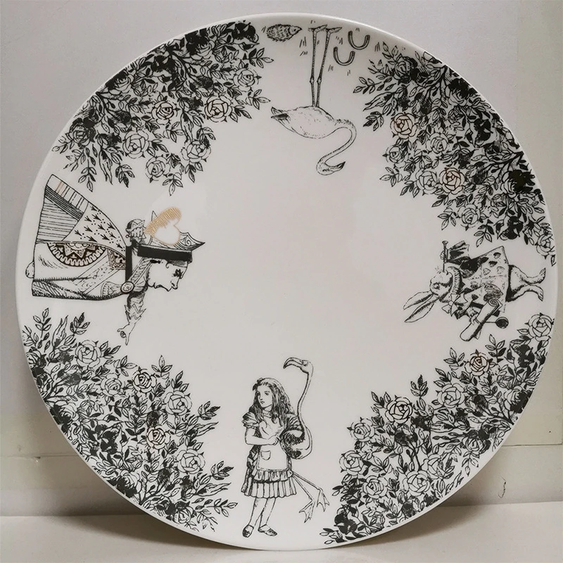 

Victoria Museum Souvenir Hand-Painted Aliced In Wonderland Ceramic Breakfast Plate For Dining Decor Collection Home Tableware