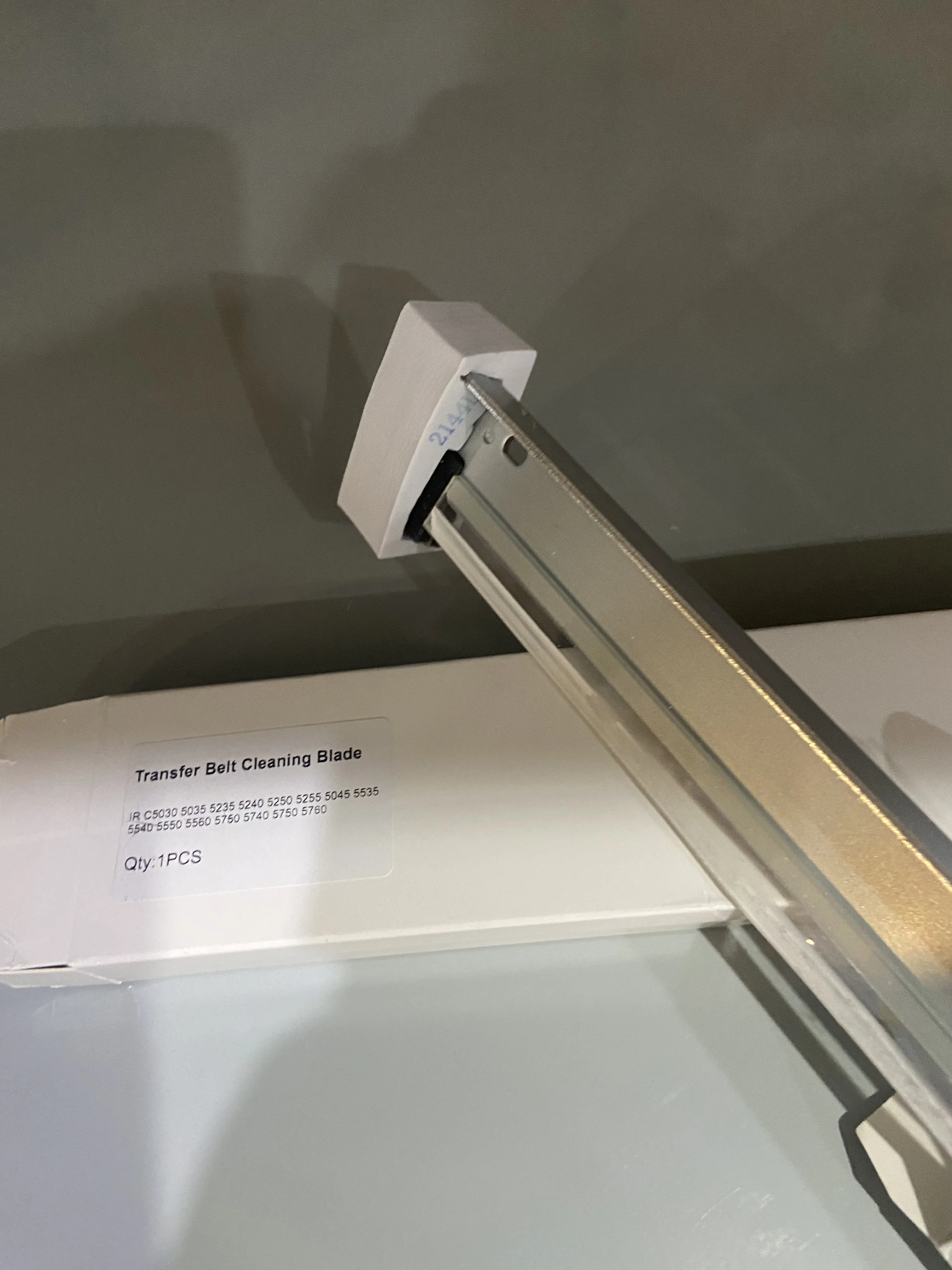 

2 шт., японское чистящее лезвие для Canon IR ADVANCE C5535 C5540 C5550 C5560 OEM FM4-7246-010