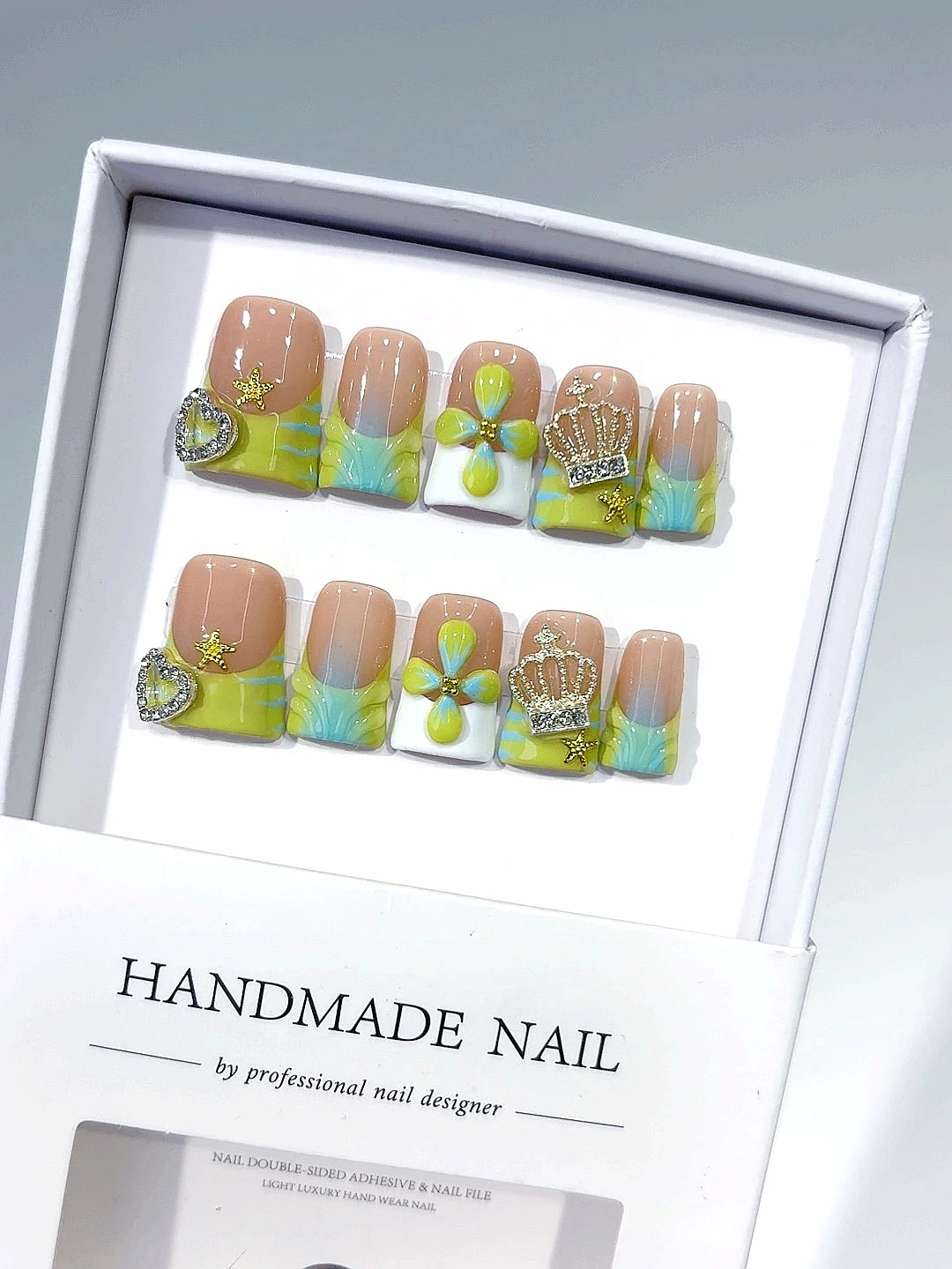 

Light Green Crown Heart Nail Art Youthful Sweet Style Fashion Manicure (L241)