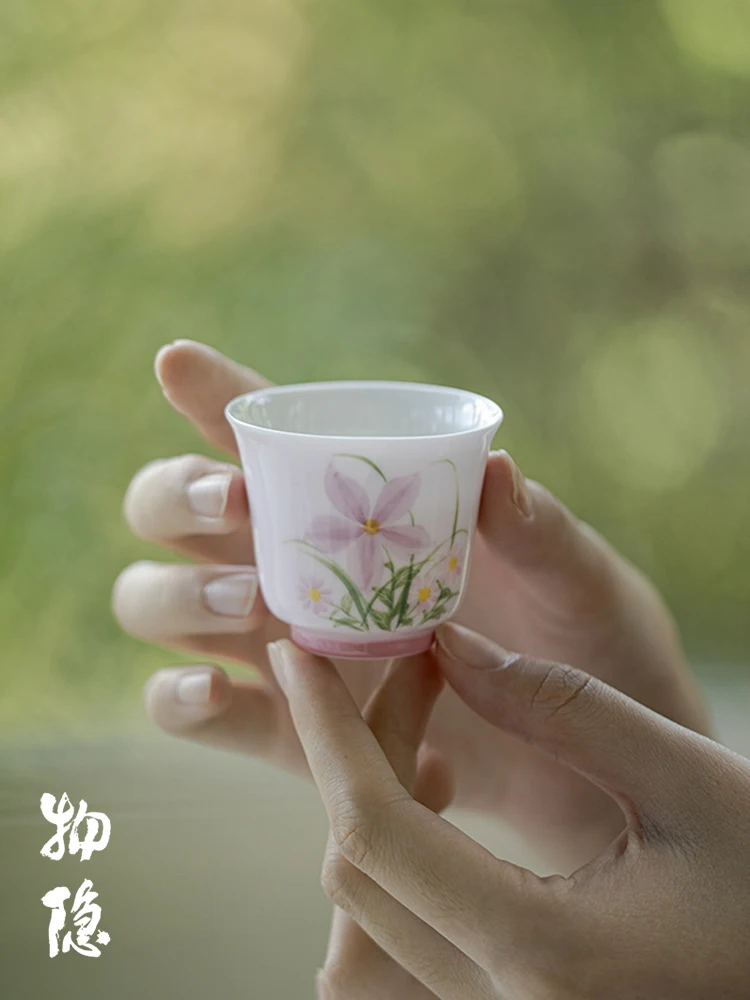 

Exquisite Hand-Painted Cerc Tea Cup Poered Apricot Glaze Single Cup for Home Use Tea Drinking Beau in Simplici