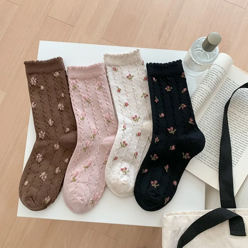 1/4 pairs Retro three-dimensional flower mid tube socks fashion versatile women sock new spring autumn comfortable long socks