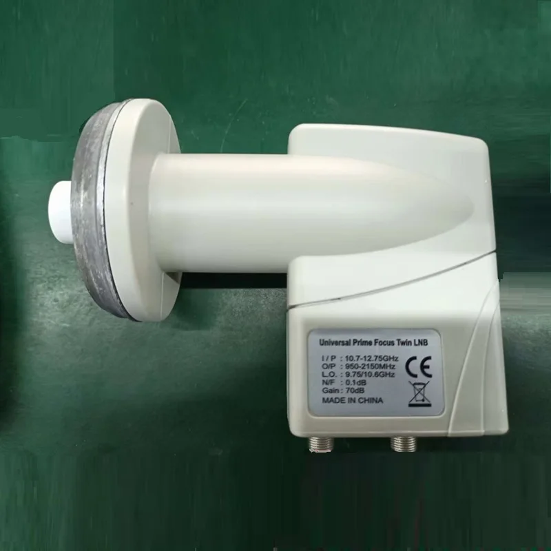 Doble polaridad FTA LNB Twin Doble Banda Ku Universal LNBF ﻿ Banda Ku Prime Focus utilizada con antena de plato de banda C