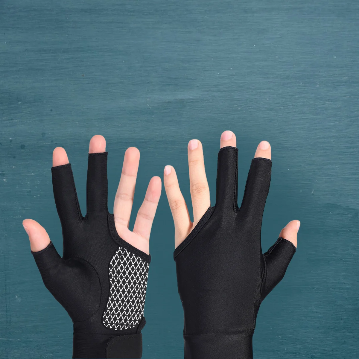 

3 Finger Billiards Glove Anti-Slip Wear-Resistant Silicone Moisturizing Snooker Cue Gloves for Men Women Right Left Hand