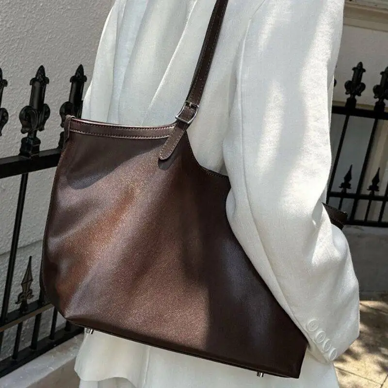 2026 New Autumn Minimalist Cowhide Commuter Tote Bag, Large-Capacity Women's Shoulder Bag, Underarm Bag & Handbag