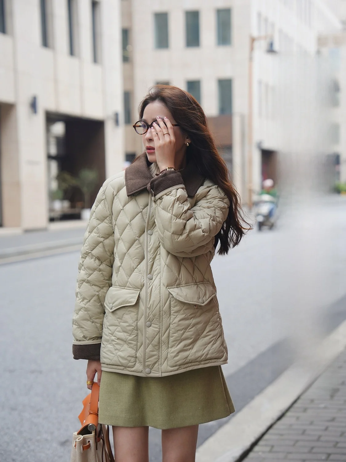 

Легкая женская зимняя куртка Elwing90 с воротником в винтажном стиле, пэчворк, цветная ромбовидная строчка, короткое пальто с наполнителем из пуха