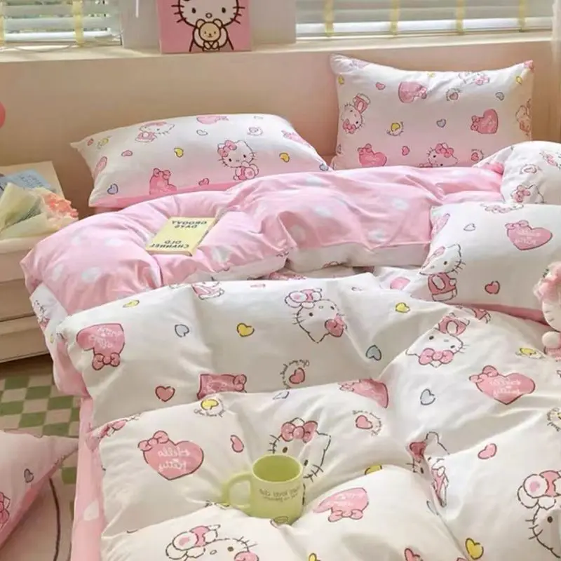 Hello Kitty Bedding Set Sanrio Kawaii Anime Set di quattro pezzi Cartoon Cute Bed Sheet copripiumino federa regali giocattoli per ragazze