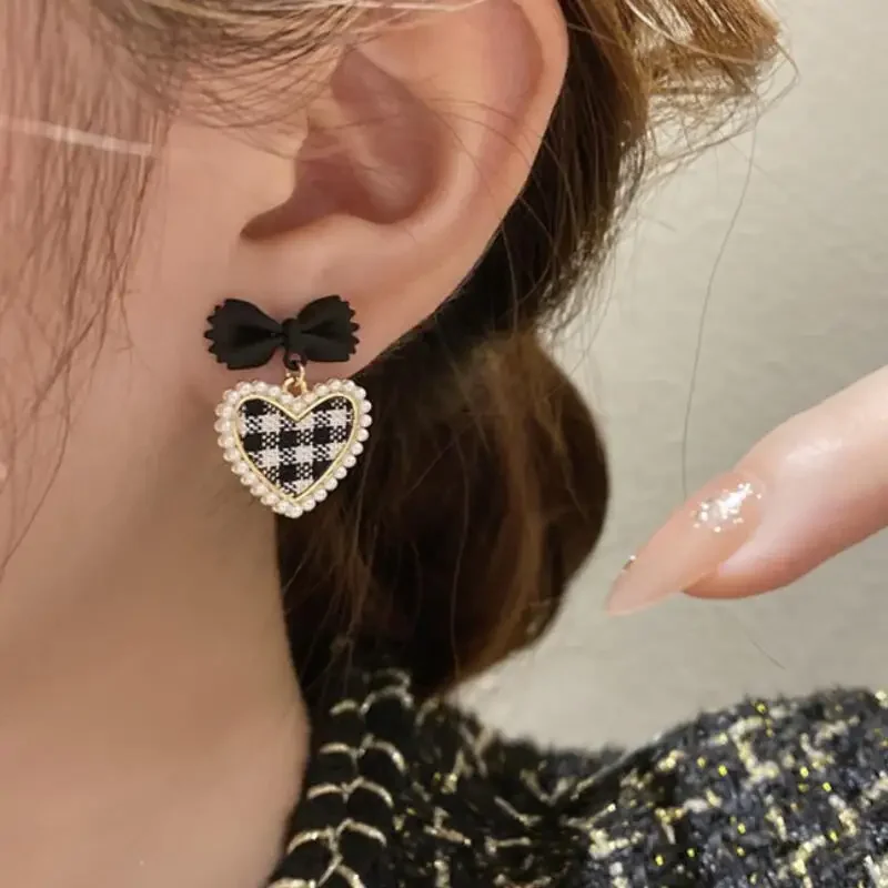 Cute Korean Hanging Love Grid Pearl Heart Earrings For Women Girls Trendy Party Jewelry Fashion 2023 New Bowknot Earrings Gifts