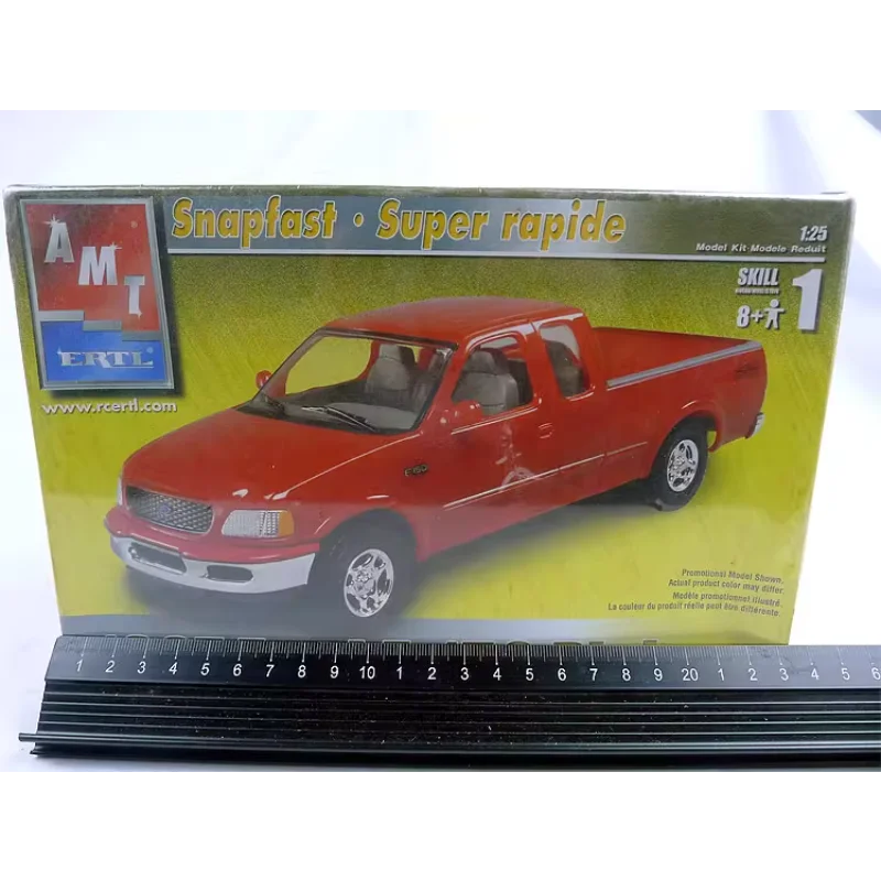 

AMT 1:25 Scale Ford F-150 Pickup Muscle Plastic Sports Car Assembly Model Collectible Toy Gift Souvenir Display Ornament