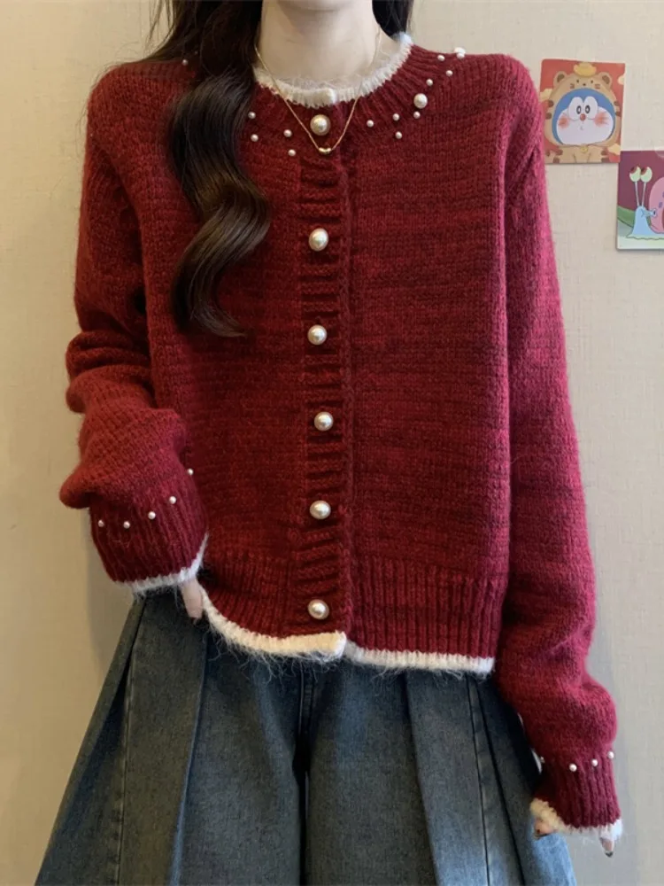 Czerwony sweter damski z dzianiny, luźny, okrągły dekolt, zapinany na guziki z perłami, wiosenny, modny, do pracy, długi rękaw, sweter, płaszcz, top.