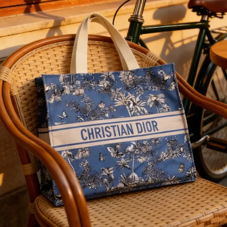 Dior’s bag Luxury Custom Blue Handheld Tote Bag With Makeup Organizer Multi-purpose Shopping Cosmetic Bag Set Ideal Holiday Gift
