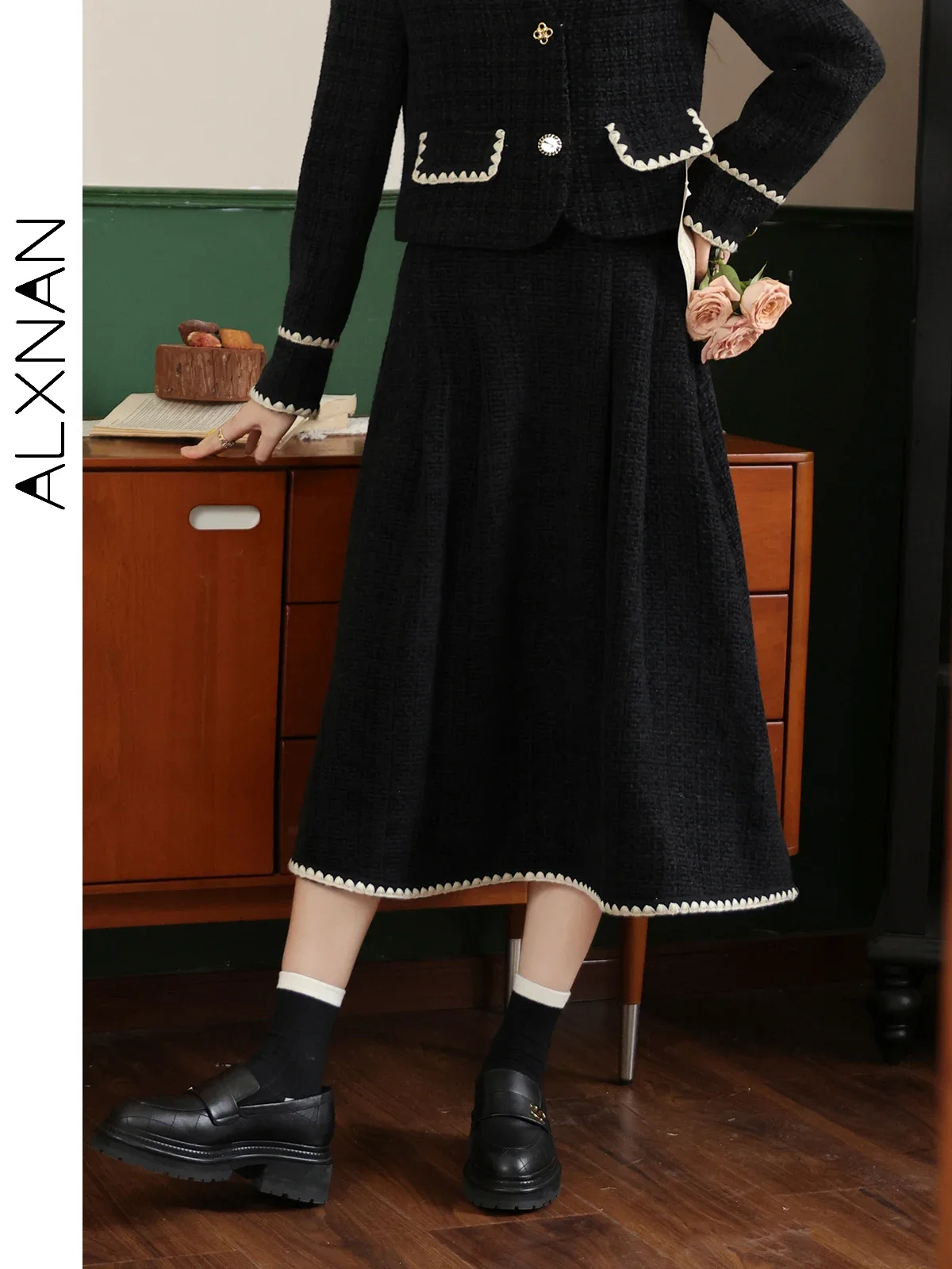 ALXNAN Women's Midi A-line Skirt 2024 Autumn Black Pleated High Waist Simple Embroidered Fashion Skirts Sold Separately LXN31509