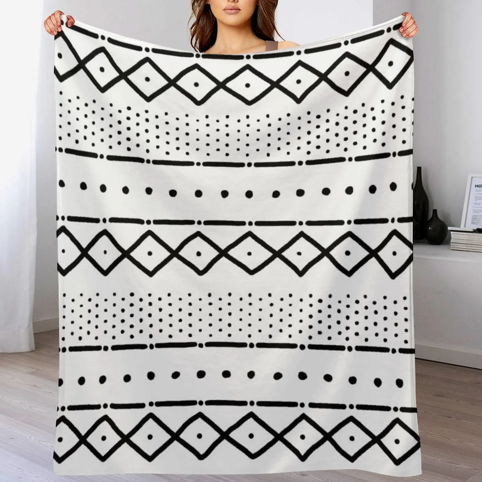 

Mudcloth Pattern In White Throw Blanket Kid'S halloween Beautifuls Designers Blankets