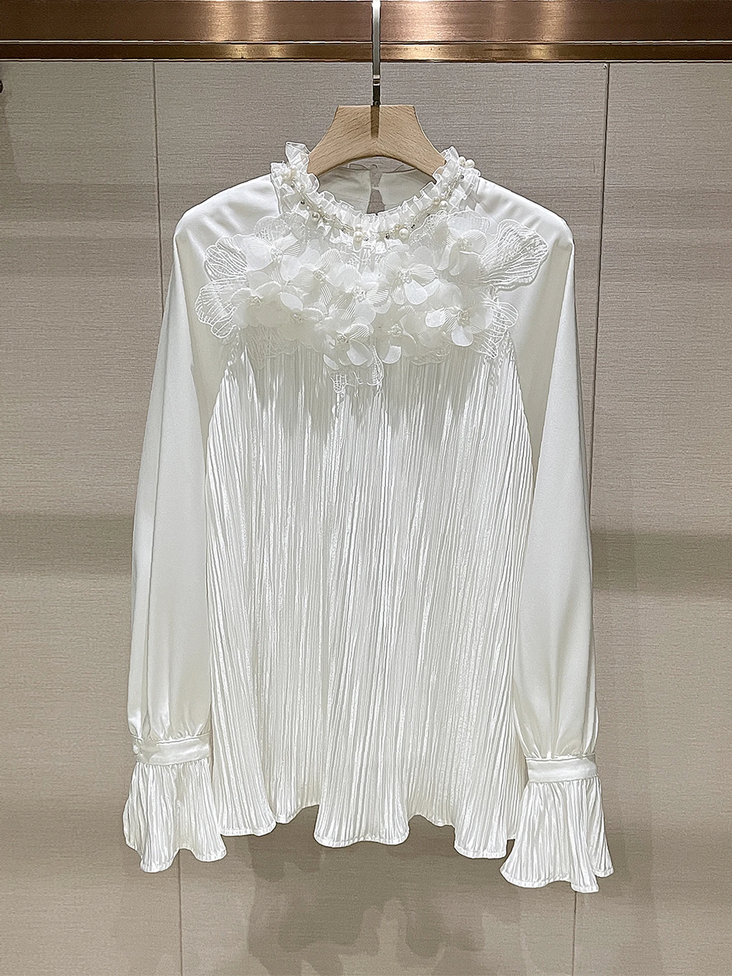 

Ele Hollow out Crt Loose Fit Slimming White irt Stand Collar Long Sve Women's Spring 2026 Commute Sle Faion