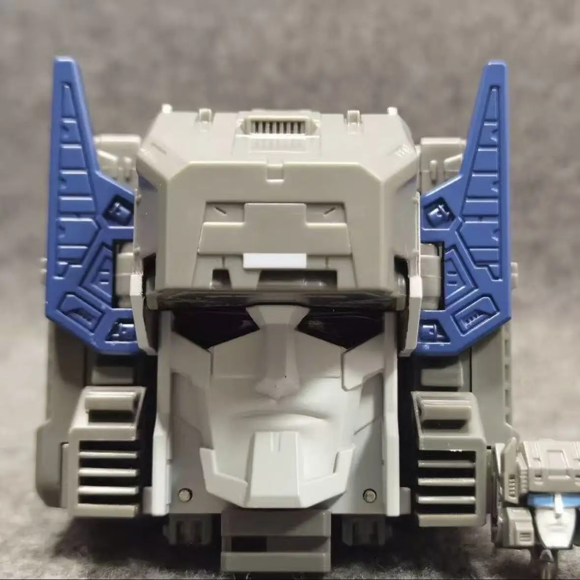Thumbnail 4 - #6 Transforming Robot Toys Discount Picks