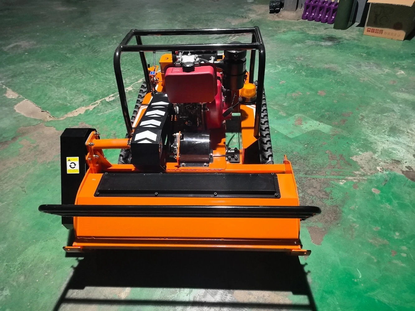 Industrial 1000mm-1200mm Remote Control Lawn Mower Self-Propelled with Single Cylinder Rubber Track 4-Stroke Engine