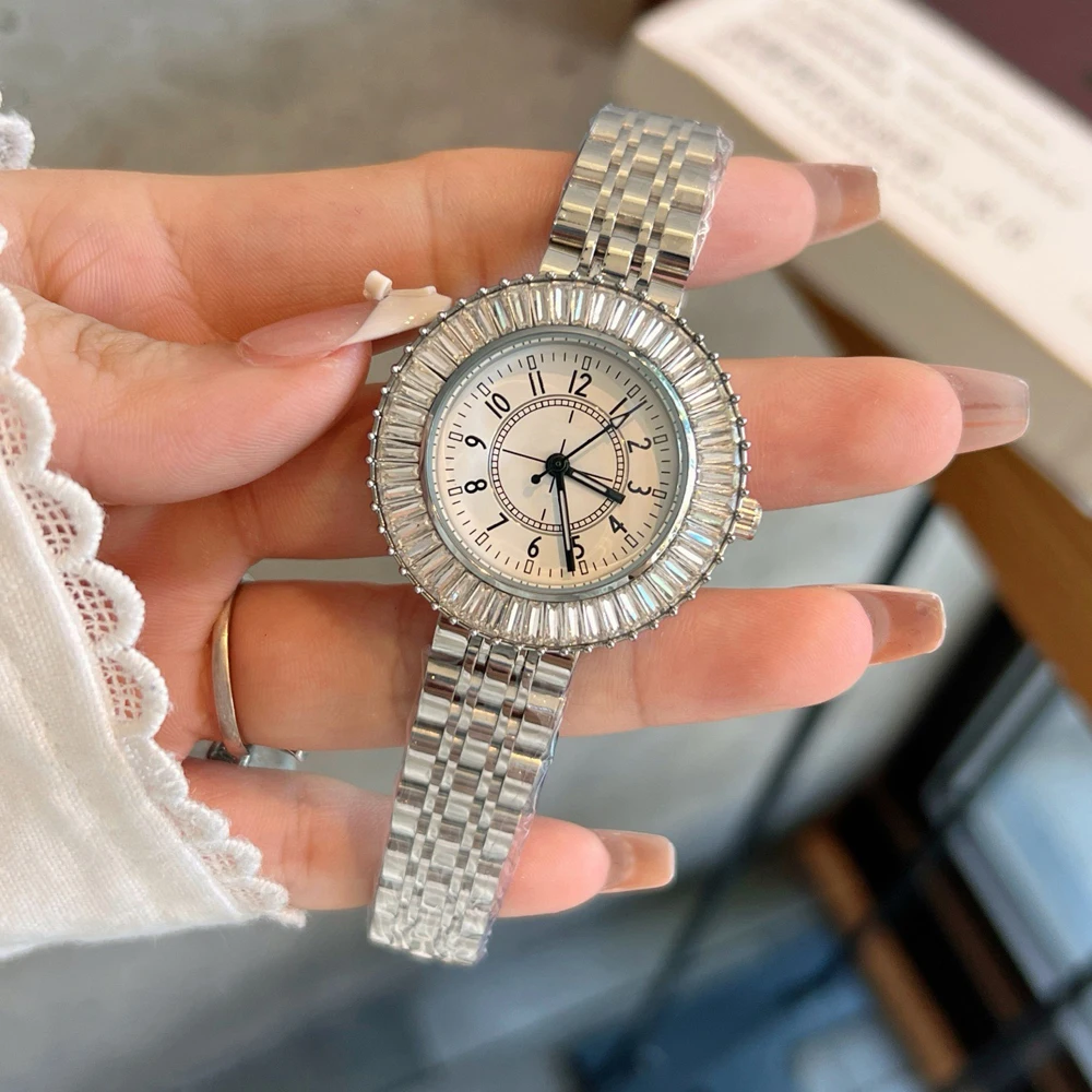 ファッションブランド腕時計女性ガールレディースかわいい宝石クリスタルスタイルダイヤルスチールメタルバンドクォーツ高級時計 CH132