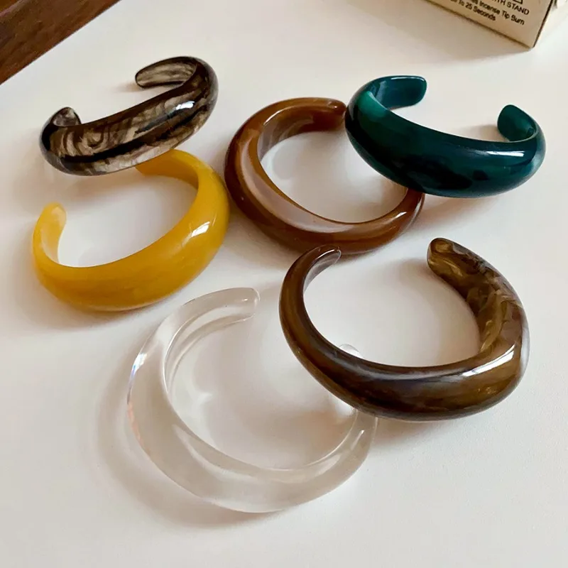 Smooth Round Acrylic Cuff Bangles for Women Vintage Exaggerated Jelly Color Smudging Bangle Wide Resin Bracelet Accessories M1 썸네일 5