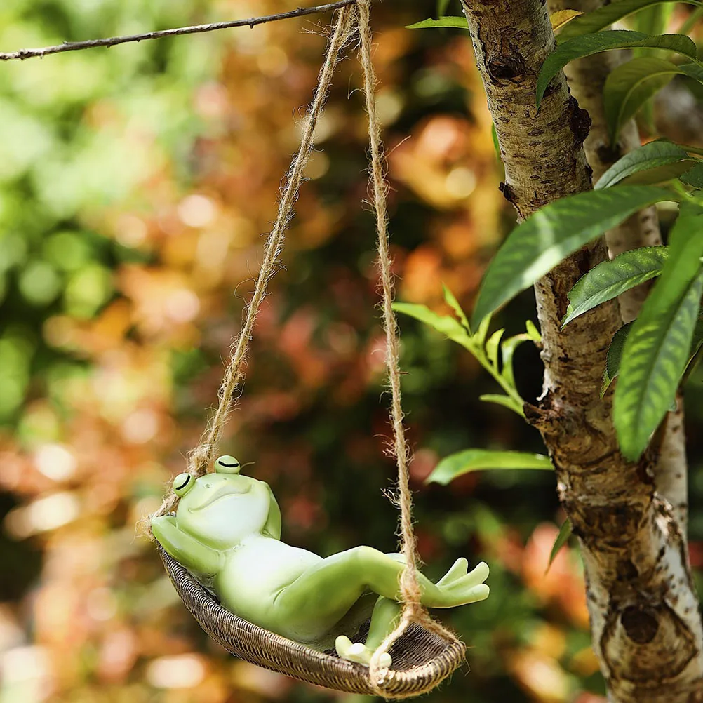 

Frogs Statue Hanging Garden Resin Decor Lightweight Portable Storage Unique Design Charming Accessories Realistic Frog Swing